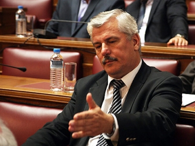 Tαμήλος υπέρ Καμμένου